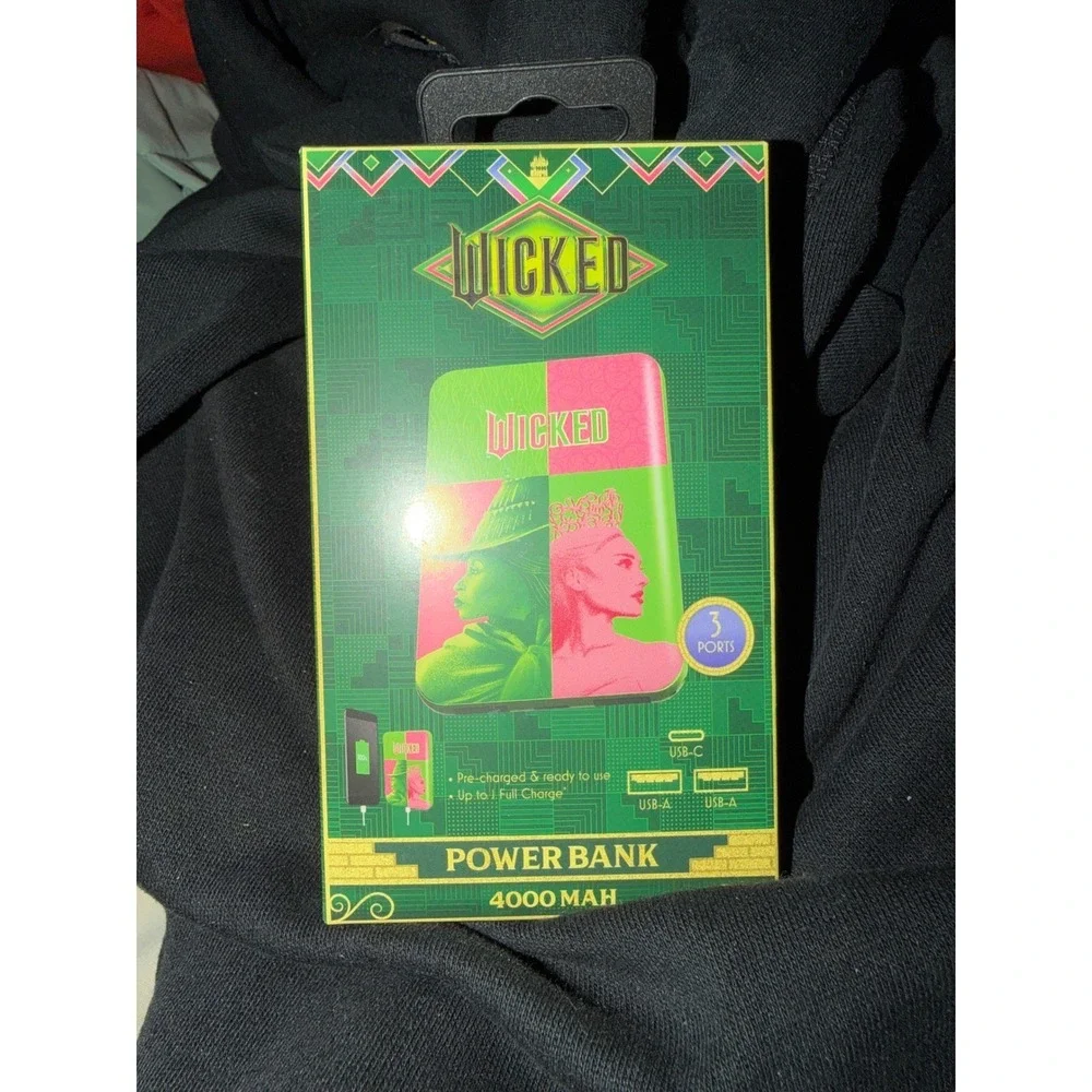 Wicked Movie Power Bank 4000 mAh Portable Charger Elphaba Glinda 3 Ports USB-C